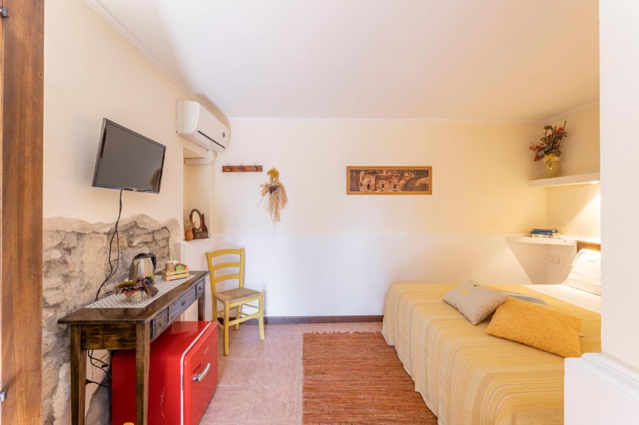 Castelnuovo della Misericordia Agriturismo Cappellese מראה חיצוני תמונה